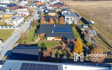 Na predaj dom snov–rodinné sídlo s jazierkom na kúpanie a panoramatickým výhľadom na Vysoké Tatry