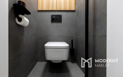 Na predaj luxusne zrekonštruovaný 3-izbový byt ulica Tyršová Humenné