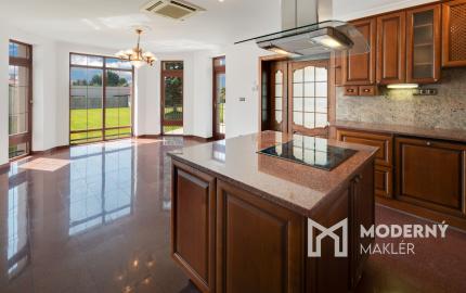 Na predaj 6-izbové rodinné sídlo v Šamoríne