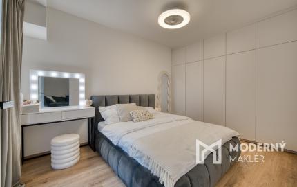 Na predaj zariadený 2-izbový byt s balkónom v Rovinke