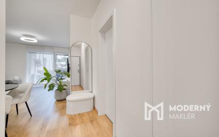 Na predaj zariadený 2-izbový byt s balkónom v Rovinke