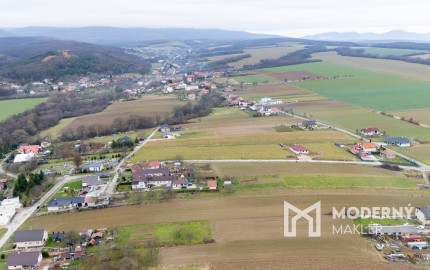 Na predaj pozemok v Pochabanoch