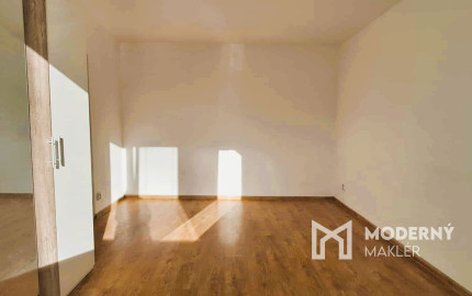 Na predaj 1-izbový byt v centre Bánoviec nad Bebravou