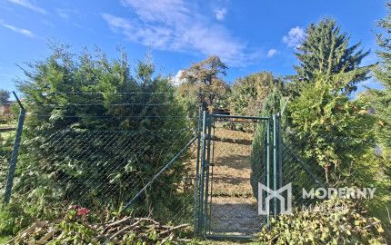 ZNÍŽENÁ CENA: Na predaj chata so záhradou v Bánovciach nad Bebravou