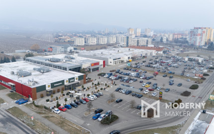 Na odstúpenie zabehnutá kaviareň s detským ihriskom