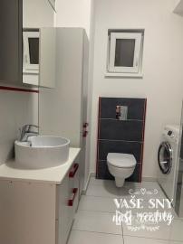 Na prenájom  veľký, zariadený 2 izb byt mestská časť SIHOŤ 1  v Trenčíne .