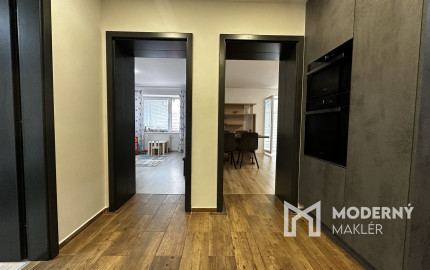 Moderný 3 izbový byt s terasou v úplnom centre mesta