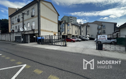 Moderný 3 izbový byt s terasou v úplnom centre mesta