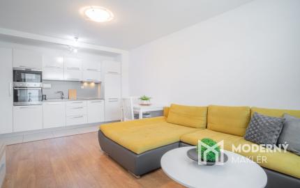 Na prenájom moderný 2-izbový byt s parkovacím miestom v centre Malaciek