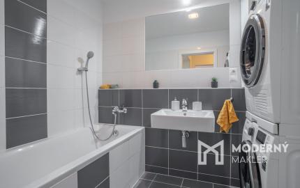 Na prenájom moderný 2-izbový byt s parkovacím miestom v centre Malaciek