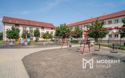 Na prenájom moderný 2-izbový byt s parkovacím miestom v centre Malaciek