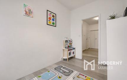 Na predaj  3-izbový byt s dvoma loggiami v Petržalke BA.