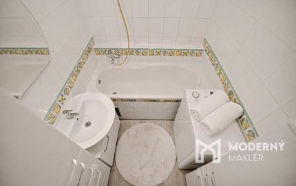 Na predaj  3-izbový byt s dvoma loggiami v Petržalke BA.