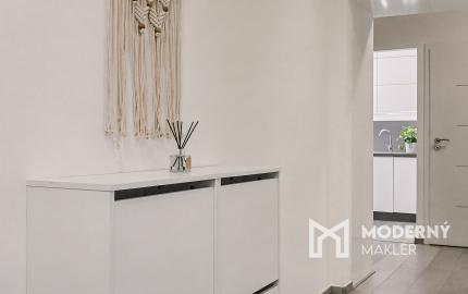 Na predaj  3-izbový byt s dvoma loggiami v Petržalke BA.