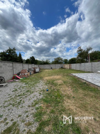 REZERVOVANÉ: Na predaj poschodový 5-izbový rodinný dom v obci Beluša