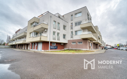 Na predaj veľkorysý 3-izbový byt s parkovacím státím v Rovinke