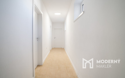 Na predaj dvojpodlažný rodinný dom s polyfunkciou v Trnave