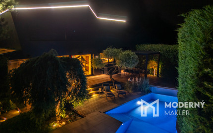 Na predaj vila s okrasnou záhradou a bazénom v Pezinku