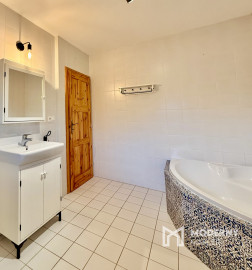 VIDEO, Viac izieb, viac pohody: 5-izbový rodinný dom, kde nikto nemusí robiť kompromisy