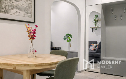 Na predaj  3-izbový byt s dvoma loggiami v Petržalke BA.