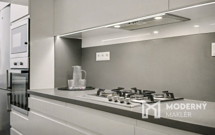 Na predaj  3-izbový byt s dvoma loggiami v Petržalke BA.