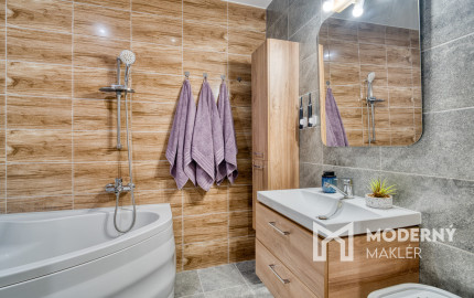 Na predaj 3,5 - izbový byt v meste Sereď