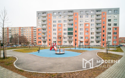 Na predaj 3,5 - izbový byt v meste Sereď