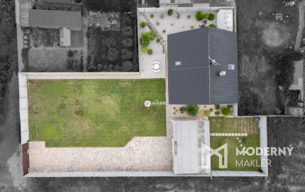 Na predaj rodinný dom s rozľahlým pozemkom v Kostolišti