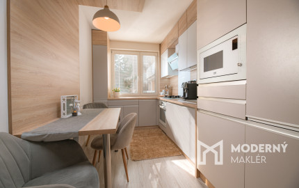 Na predaj krásne zrekonštruovaný 4-izbový byt v Trenčíne