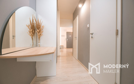 Na predaj krásne zrekonštruovaný 4-izbový byt v Trenčíne