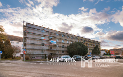 PREDANÉ | 1-izbový byt v Trenčianskych Tepliciach s investičným potenciálom