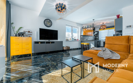 Na predaj rodinný dom s bazénom v obci Macov