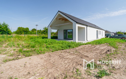 Na predaj moderný 4-izbový rodinný dom v Šoporni