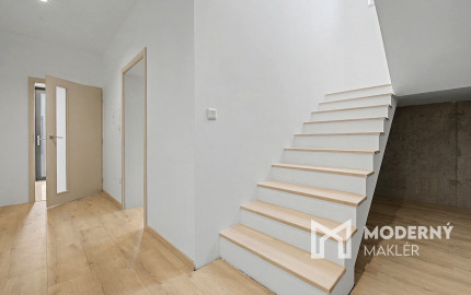 Na predaj 4-izbový rodinný dom v obci Divina