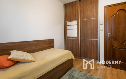 Na prenájom rodinný dom s garážou a terasou v centre Šamorína