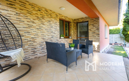 Na prenájom rodinný dom s garážou a terasou v centre Šamorína