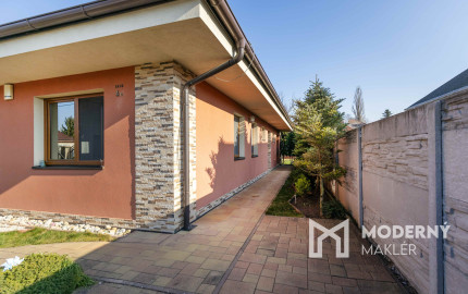 Na prenájom rodinný dom s garážou a terasou v centre Šamorína