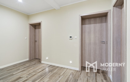 Na predaj moderný 4-izbový rodinný dom s bazénom v Bučanoch