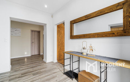 Na predaj moderný 4-izbový rodinný dom s bazénom v Bučanoch