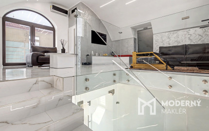 Na predaj polyfunkčný objem s luxusným rezidenčným podkrovím v Bratislave