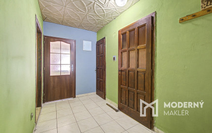 Na predaj rodinný dom s bazénom v obci Makov-Potok