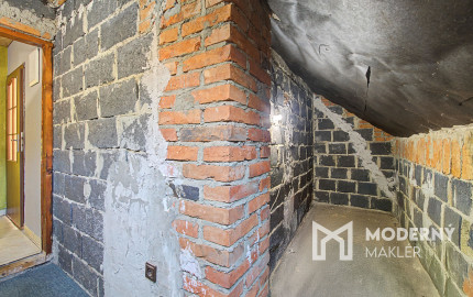 Na predaj rodinný dom s bazénom v obci Makov-Potok