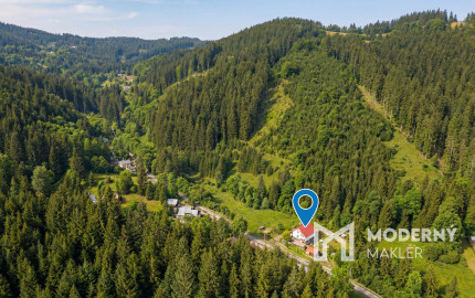 Na predaj rodinný dom s bazénom v obci Makov-Potok