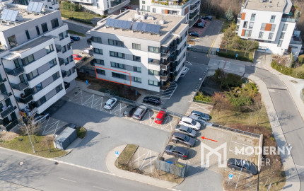 Na predaj priestranný 2-izbový byt s parkovaním v Dúbravke