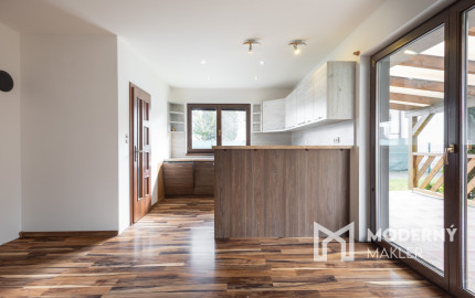 Na predaj 4-izbový dom s dvoma terasami v obci Horné Srnie