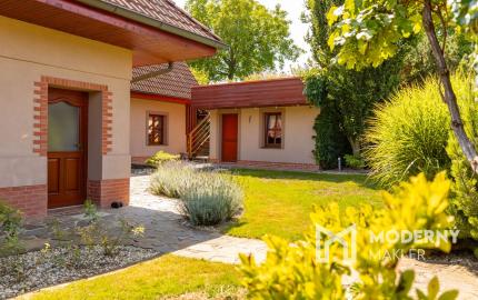 Na predaj impozantný rodinný dom v Ivanovciach