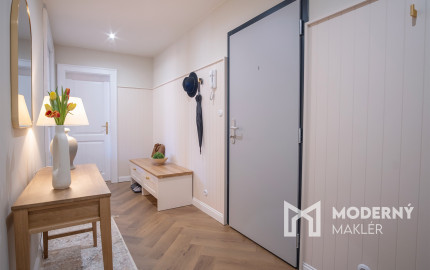 REZERVOVANÉ: Na predaj jedinečný 3-izbový byt po štýlovej rekonštrukcii vo Svite