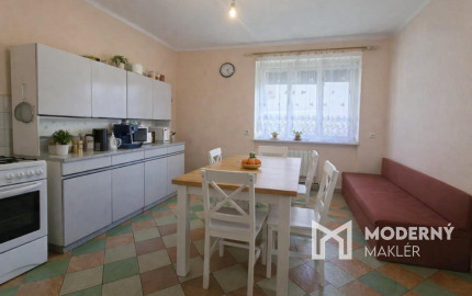 Na predaj rodinný dom vhodný na rekonštrukciu v obci Dežerice