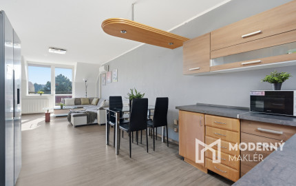 Na predaj 4-izbový mezonetový byt s 2 balkónmi v centre mesta Malacky