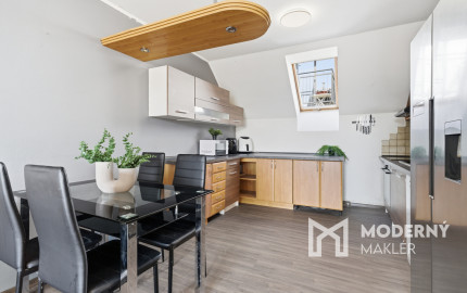 Na predaj 4-izbový mezonetový byt s 2 balkónmi v centre mesta Malacky